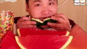 榆次网红阿呆岳旺吃瓜